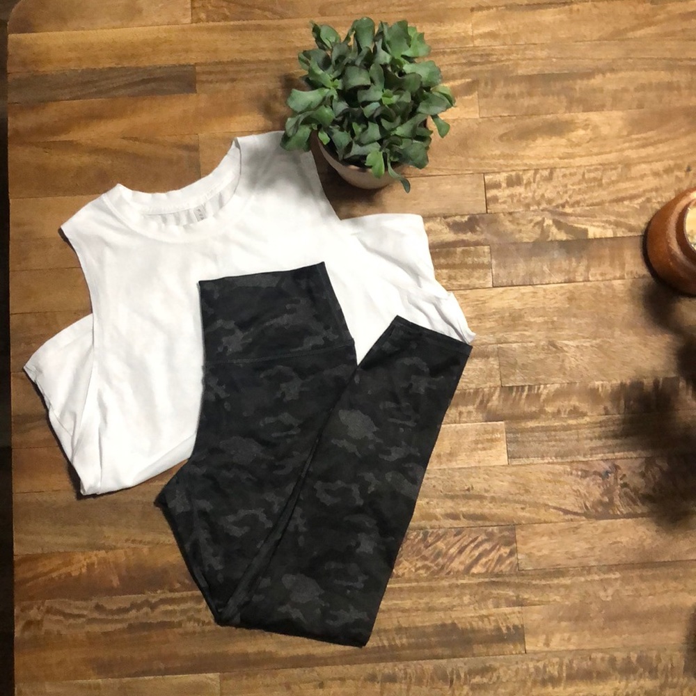 Fabletics camo leggings